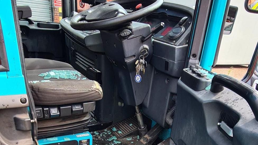 Council condemns attacks on bin crews and traffic wardens — Oldham news photo (BBC Manchester)