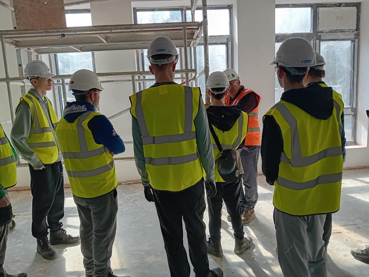 Oldham Young People Exceed National Education Rates — Oldham news photo